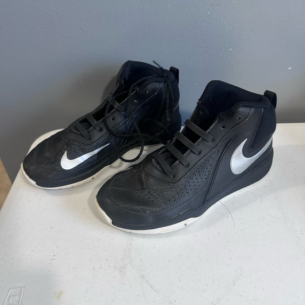 Boys Nike Basketball shoes 3Y